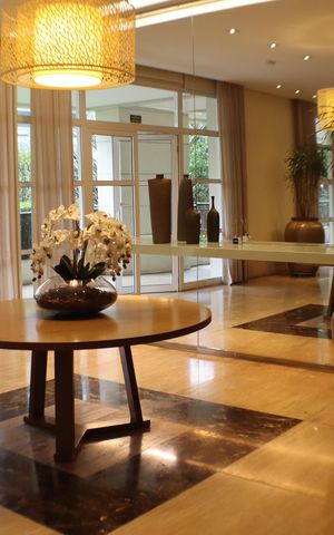 Apartamento à venda com 215m², 3 quartos e 3 vagas Apartamento à venda com 215m², 3 quartos e 3 vagasHall de entrada