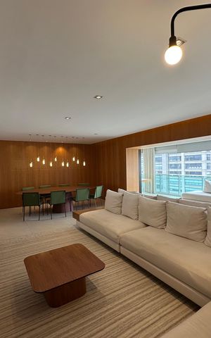 Apartamento à venda com 215m², 3 quartos e 3 vagas Apartamento à venda com 215m², 3 quartos e 3 vagasSala