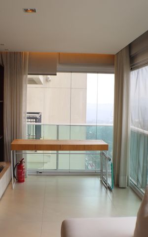 Apartamento à venda com 215m², 3 quartos e 3 vagas Apartamento à venda com 215m², 3 quartos e 3 vagasSala