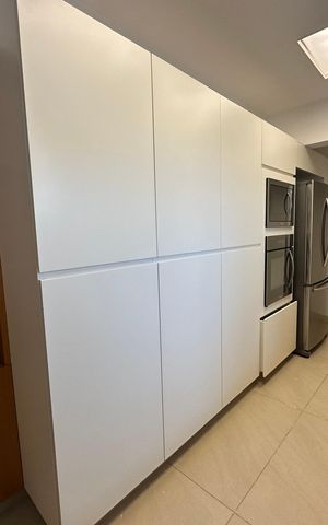 Apartamento à venda com 215m², 3 quartos e 3 vagas Apartamento à venda com 215m², 3 quartos e 3 vagasCozinha