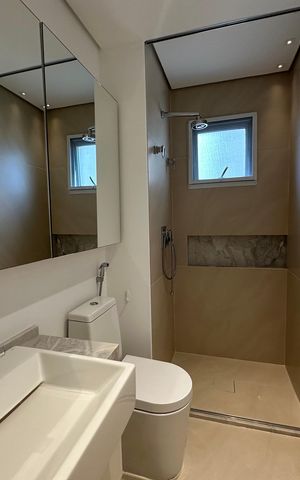 Apartamento à venda com 215m², 3 quartos e 3 vagas Apartamento à venda com 215m², 3 quartos e 3 vagasBanheiro da Suíte 2