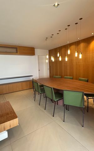 Apartamento à venda com 215m², 3 quartos e 3 vagas Apartamento à venda com 215m², 3 quartos e 3 vagasSala de Jantar