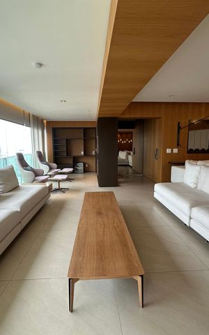 Apartamento à venda com 215m², 3 quartos e 3 vagas Apartamento à venda com 215m², 3 quartos e 3 vagasSala