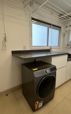 Apartamento à venda com 215m², 3 quartos e 3 vagas Apartamento à venda com 215m², 3 quartos e 3 vagasÁrea de Serviço