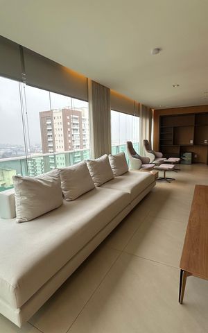 Apartamento à venda com 215m², 3 quartos e 3 vagas Apartamento à venda com 215m², 3 quartos e 3 vagasSala