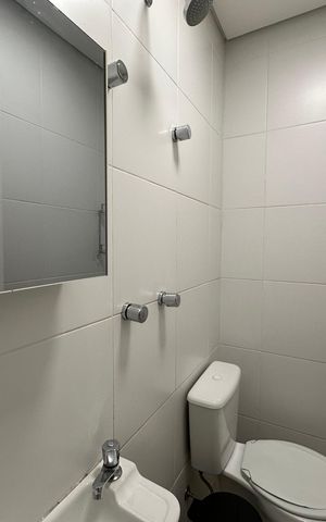Apartamento à venda com 215m², 3 quartos e 3 vagas Apartamento à venda com 215m², 3 quartos e 3 vagasBanheiro de serviço