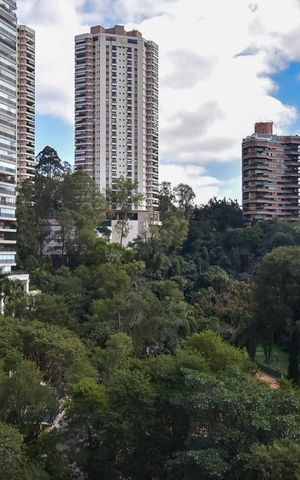 Apartamento à venda com 77m², 2 quartos e 2 vagasVista da Suíte 2