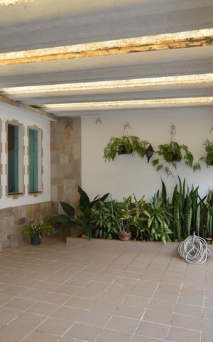 Casa à venda com 240m², 3 quartos e 2 vagasGaragem