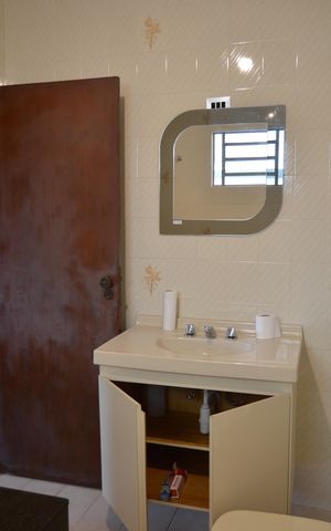 Casa à venda com 240m², 3 quartos e 2 vagasBanheiro da Suíte