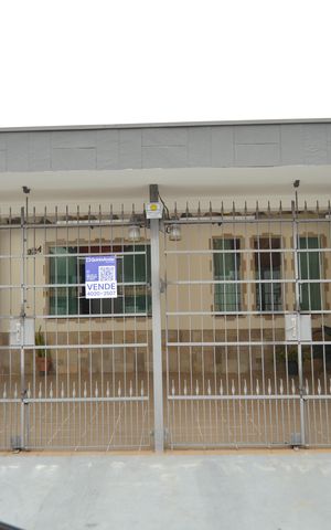 Casa à venda com 240m², 3 quartos e 2 vagasFachada