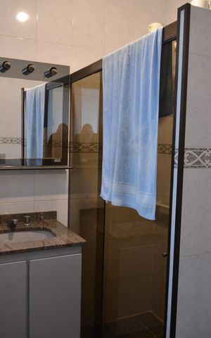 Casa à venda com 240m², 3 quartos e 2 vagasBanheiro Social