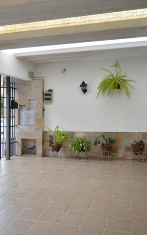 Casa à venda com 240m², 3 quartos e 2 vagasGaragem