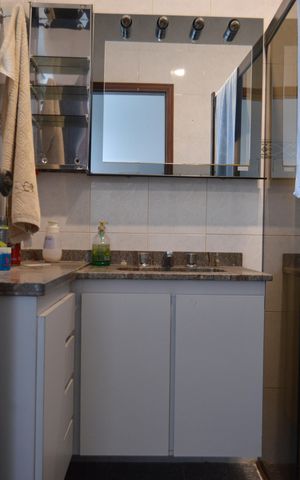 Casa à venda com 240m², 3 quartos e 2 vagasBanheiro Social