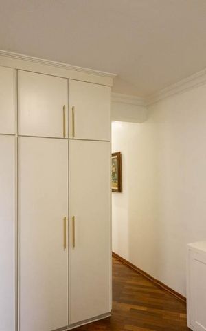 Apartamento à venda com 200m², 3 quartos e 3 vagas Apartamento à venda com 200m², 3 quartos e 3 vagasSuíte 1