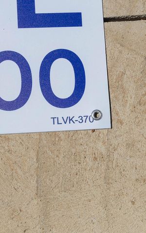 Casa à venda com 130m², 3 quartos e 3 vagas Casa à venda com 130m², 3 quartos e 3 vagasPlaca QuintoAndar