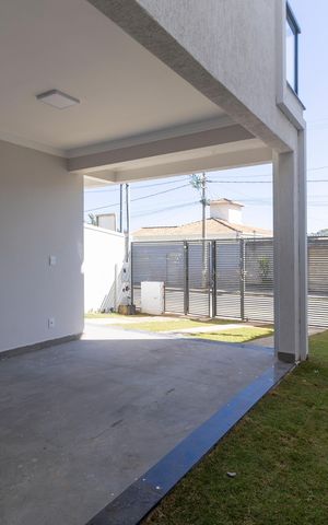 Casa à venda com 130m², 3 quartos e 3 vagas Casa à venda com 130m², 3 quartos e 3 vagasÁrea Externa