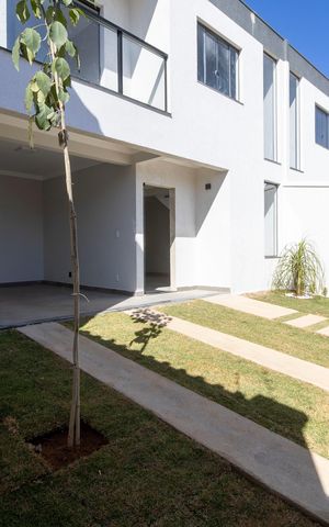 Casa à venda com 130m², 3 quartos e 3 vagas Casa à venda com 130m², 3 quartos e 3 vagasÁrea Externa