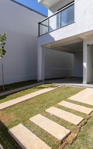 Casa à venda com 130m², 3 quartos e 3 vagas Casa à venda com 130m², 3 quartos e 3 vagasÁrea Externa