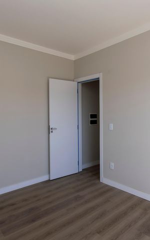 Casa à venda com 130m², 3 quartos e 3 vagas Casa à venda com 130m², 3 quartos e 3 vagasSuíte