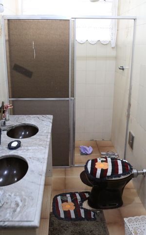 Casa à venda com 300m², 5 quartos e 3 vagasBanheiro Social
