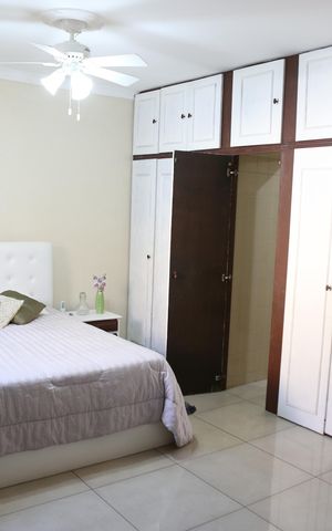 Casa à venda com 300m², 5 quartos e 3 vagasSuíte