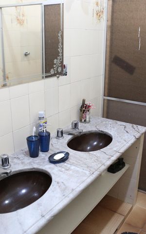 Casa à venda com 300m², 5 quartos e 3 vagasBanheiro Social