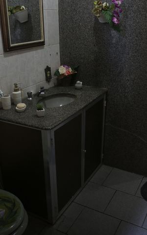Casa à venda com 300m², 5 quartos e 3 vagasBanheiro 2
