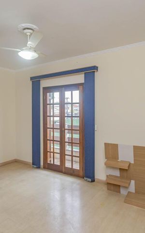 Casa à venda com 410m², 4 quartos e 8 vagasSuíte