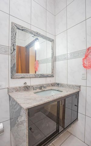 Casa à venda com 410m², 4 quartos e 8 vagasBanheiro da Suíte 4