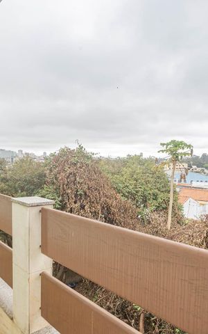 Casa à venda com 410m², 4 quartos e 8 vagasVaranda