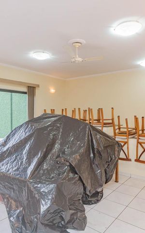 Casa à venda com 410m², 4 quartos e 8 vagasSala