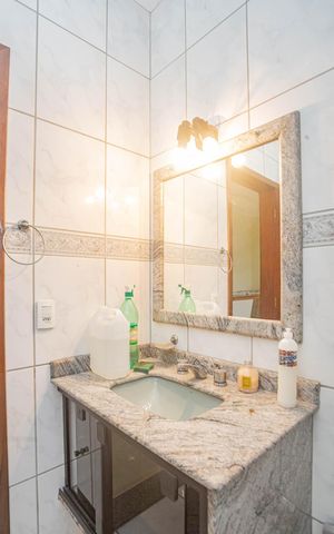 Casa à venda com 410m², 4 quartos e 8 vagasBanheiro da Suíte 2