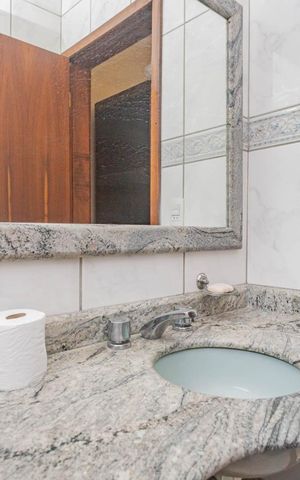 Casa à venda com 410m², 4 quartos e 8 vagasLavabo