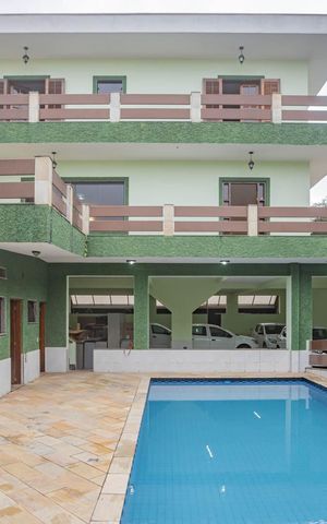 Casa à venda com 410m², 4 quartos e 8 vagasÁrea comum - Piscina