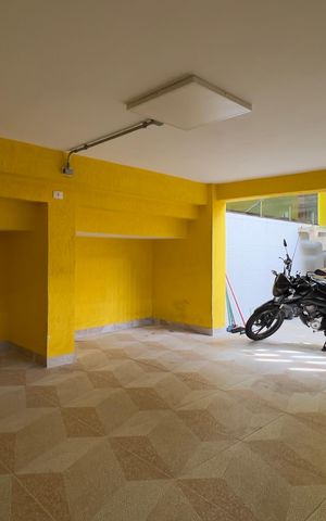 Casa à venda com 420m², 6 quartos e 4 vagas Casa à venda com 420m², 6 quartos e 4 vagasGaragem