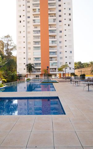 Apartamento para alugar com 111m², 3 quartos e 2 vagas Apartamento para alugar com 111m², 3 quartos e 2 vagasÁrea comum - Piscina