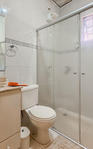 Casa para alugar com 256m², 3 quartos e sem vaga Casa para alugar com 256m², 3 quartos e sem vagaBanheiro da Suíte