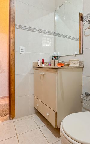 Casa para alugar com 256m², 3 quartos e sem vaga Casa para alugar com 256m², 3 quartos e sem vagaBanheiro da Suíte