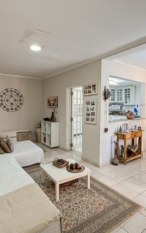 Casa para alugar com 256m², 3 quartos e sem vaga Casa para alugar com 256m², 3 quartos e sem vagaSala