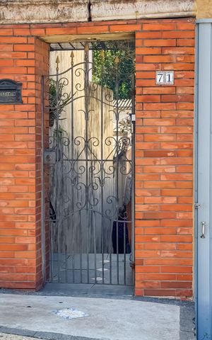 Casa para alugar com 256m², 3 quartos e sem vaga Casa para alugar com 256m², 3 quartos e sem vagaFachada