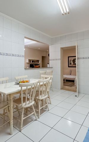 Casa para alugar com 256m², 3 quartos e sem vaga Casa para alugar com 256m², 3 quartos e sem vagaCozinha