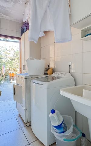 Casa para alugar com 256m², 3 quartos e sem vaga Casa para alugar com 256m², 3 quartos e sem vagaÁrea de Serviço