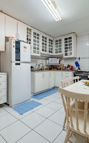 Casa para alugar com 256m², 3 quartos e sem vaga Casa para alugar com 256m², 3 quartos e sem vagaCozinha