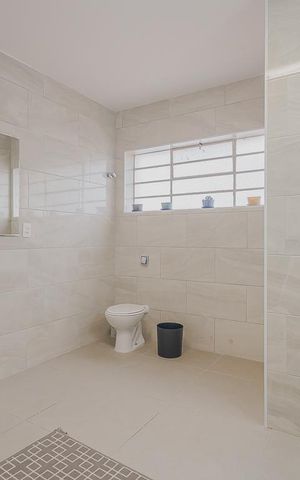 Casa à venda com 300m², 4 quartos e 4 vagasBanheiro da Suíte 2