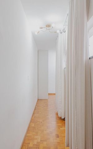 Casa à venda com 300m², 4 quartos e 4 vagasSuíte 2