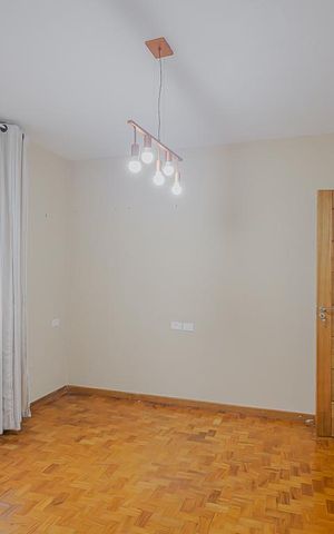 Casa à venda com 300m², 4 quartos e 4 vagasSuíte 3