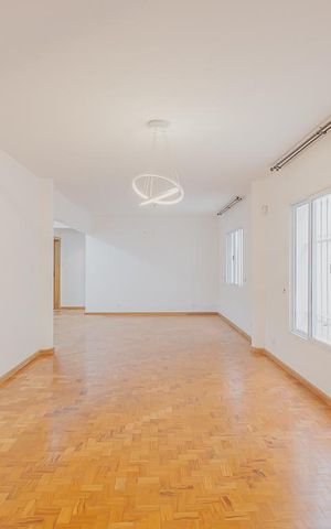 Casa à venda com 300m², 4 quartos e 4 vagasSala