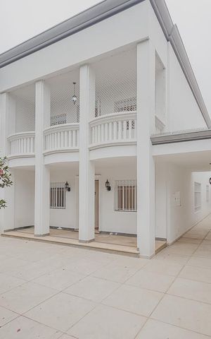 Casa à venda com 300m², 4 quartos e 4 vagasGaragem