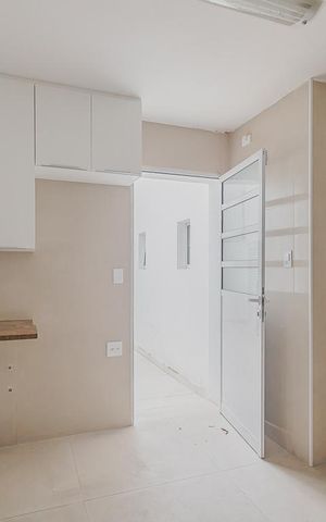 Casa à venda com 300m², 4 quartos e 4 vagasCozinha