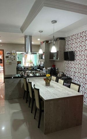 Casa à venda com 250m², 3 quartos e 4 vagas Casa à venda com 250m², 3 quartos e 4 vagasSala de Jantar